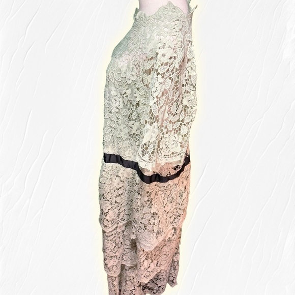NWT Boohoo ‘Occasion Lace Tiered Midaxi Dress’ in Sage / Mint Green Plus Size 24 - Picture 8 of 16